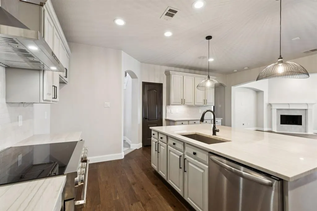 1424 Palestine Drive