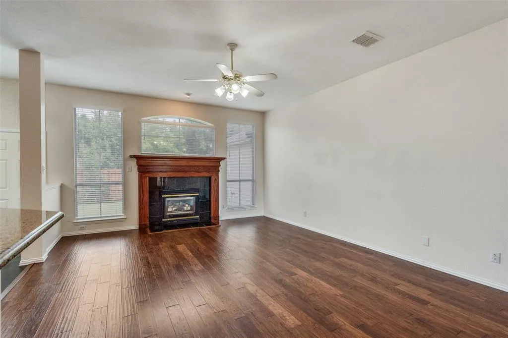 3513 Harlington Lane