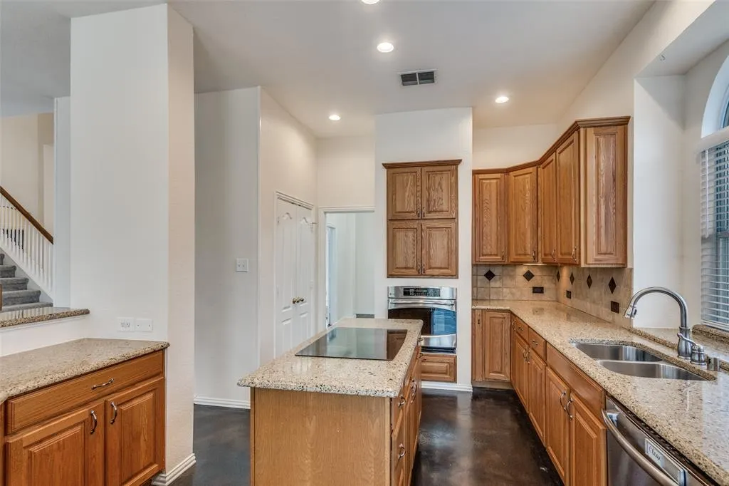 3513 Harlington Lane