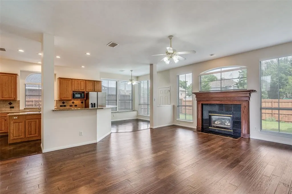 3513 Harlington Lane