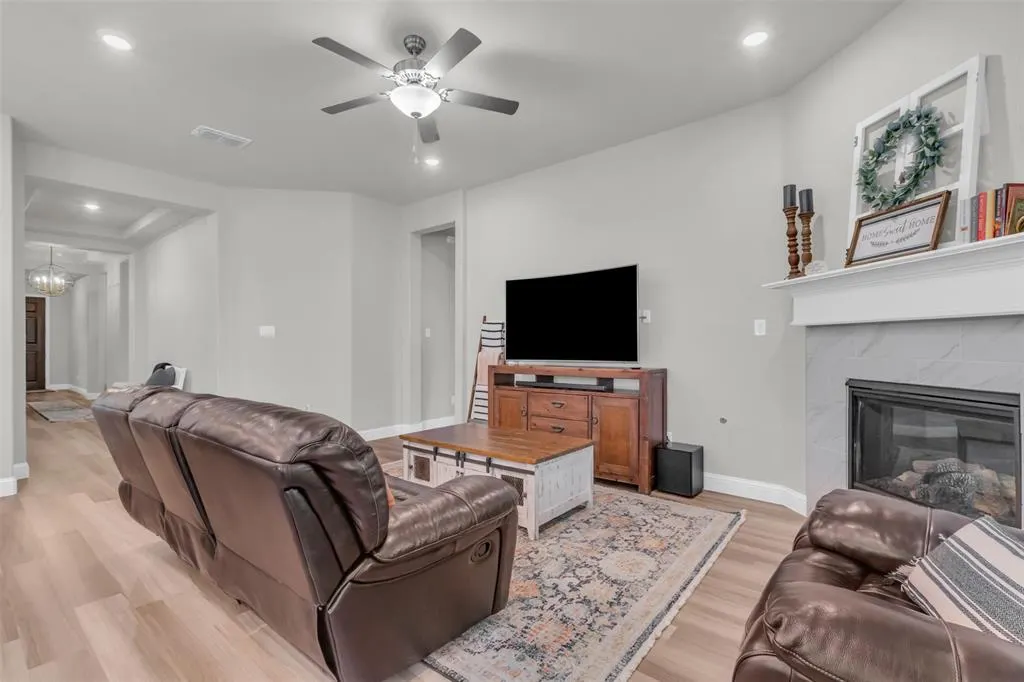 2105 Chapman Lane
