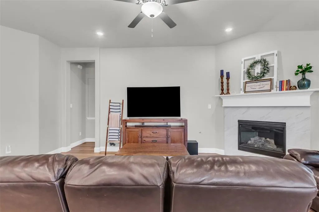 2105 Chapman Lane