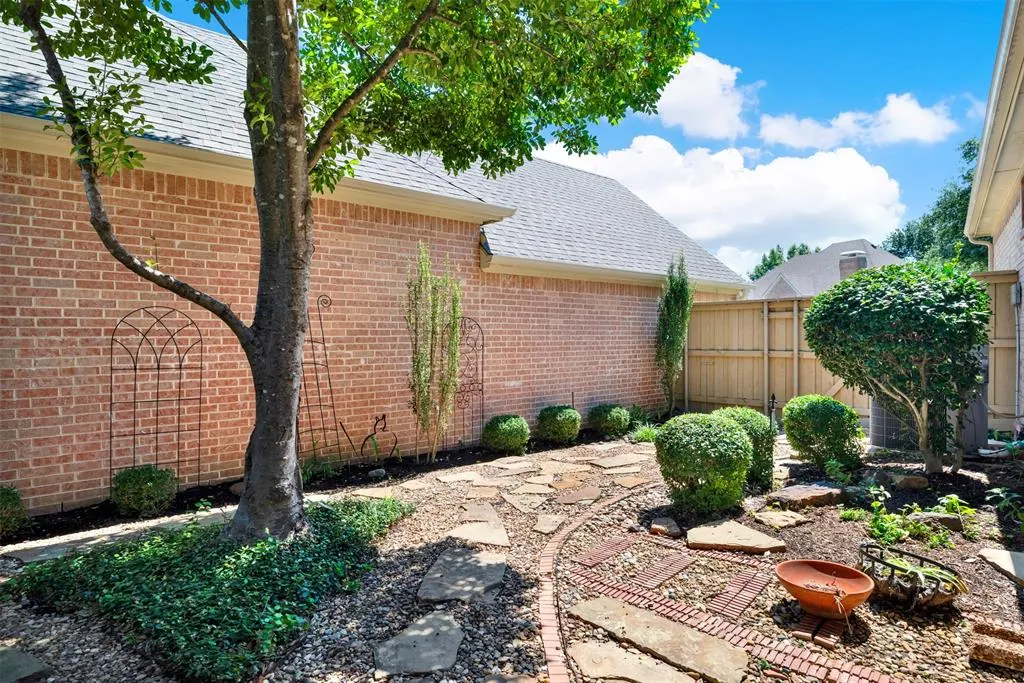 812 Buckhill Drive
