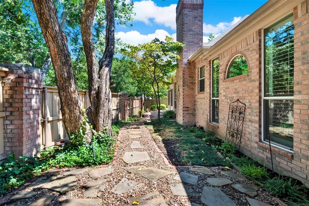 812 Buckhill Drive