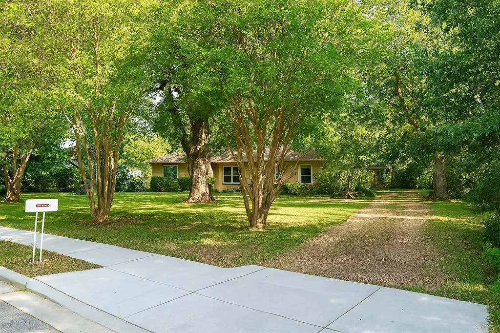 8473 Stults Road