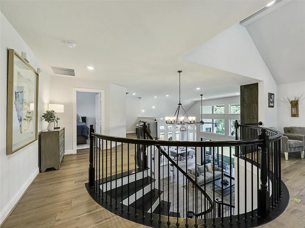 4913 Meadow Creek Drive