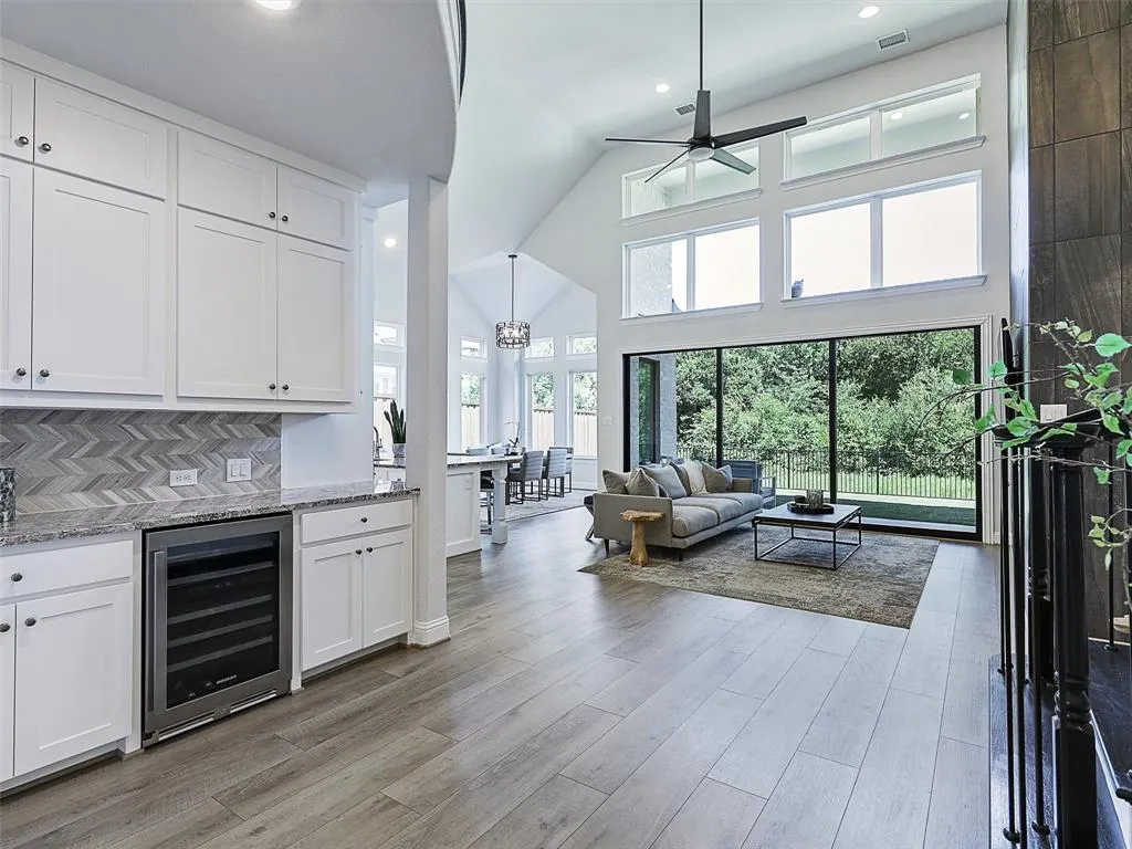 4913 Meadow Creek Drive