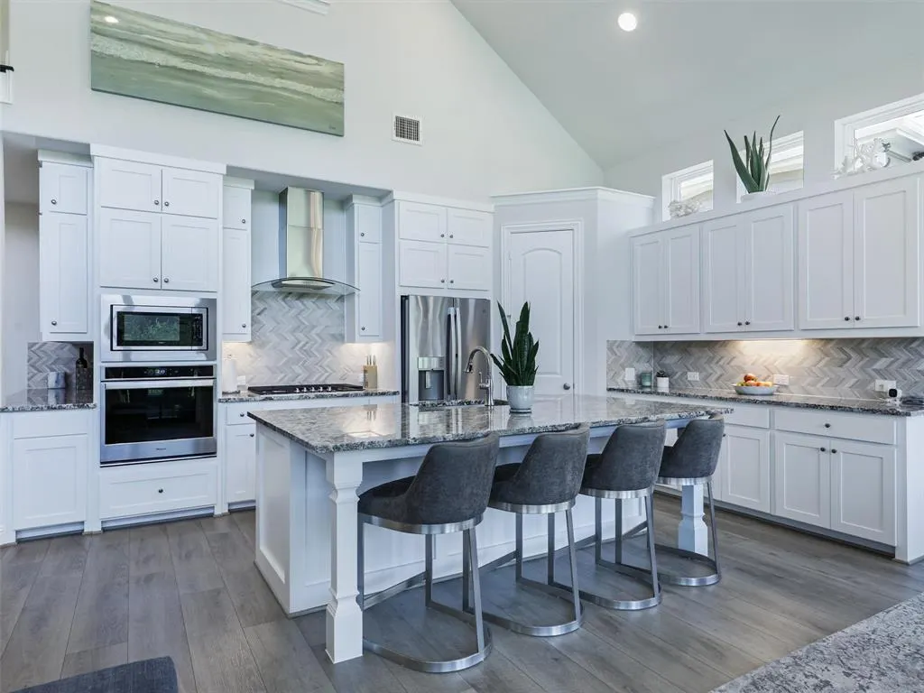 4913 Meadow Creek Drive