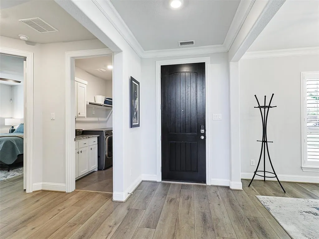 4913 Meadow Creek Drive