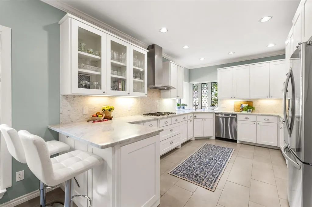 9016 Green Oaks Circle