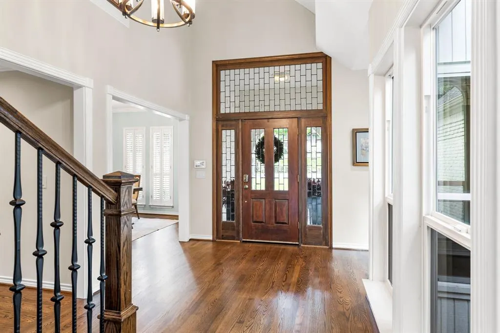 9016 Green Oaks Circle