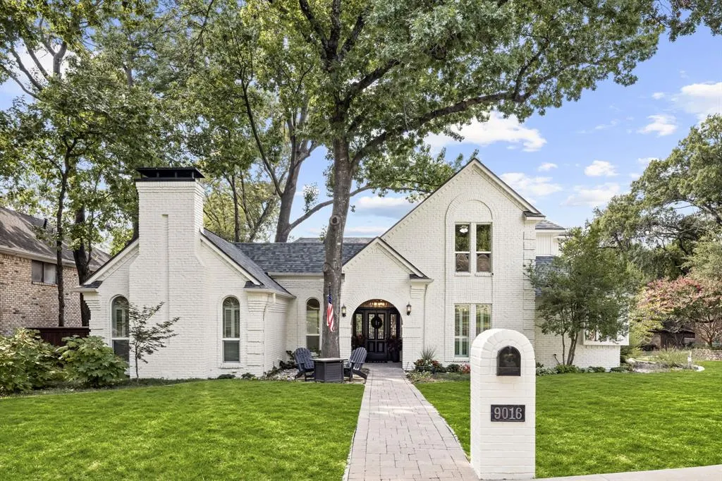 9016 Green Oaks Circle