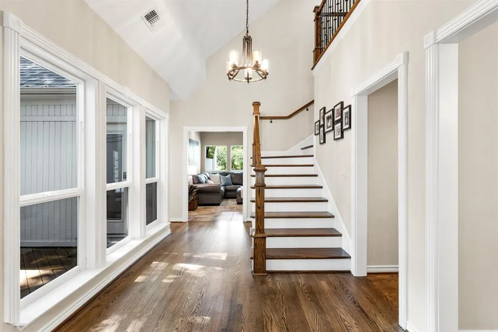 9016 Green Oaks Circle