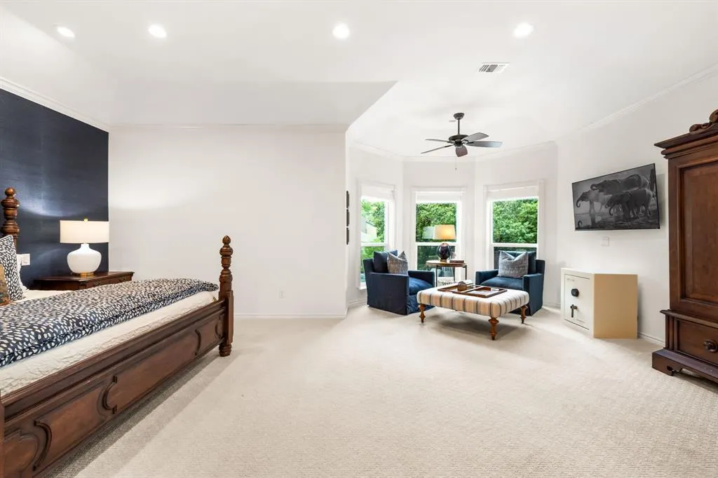 9016 Green Oaks Circle