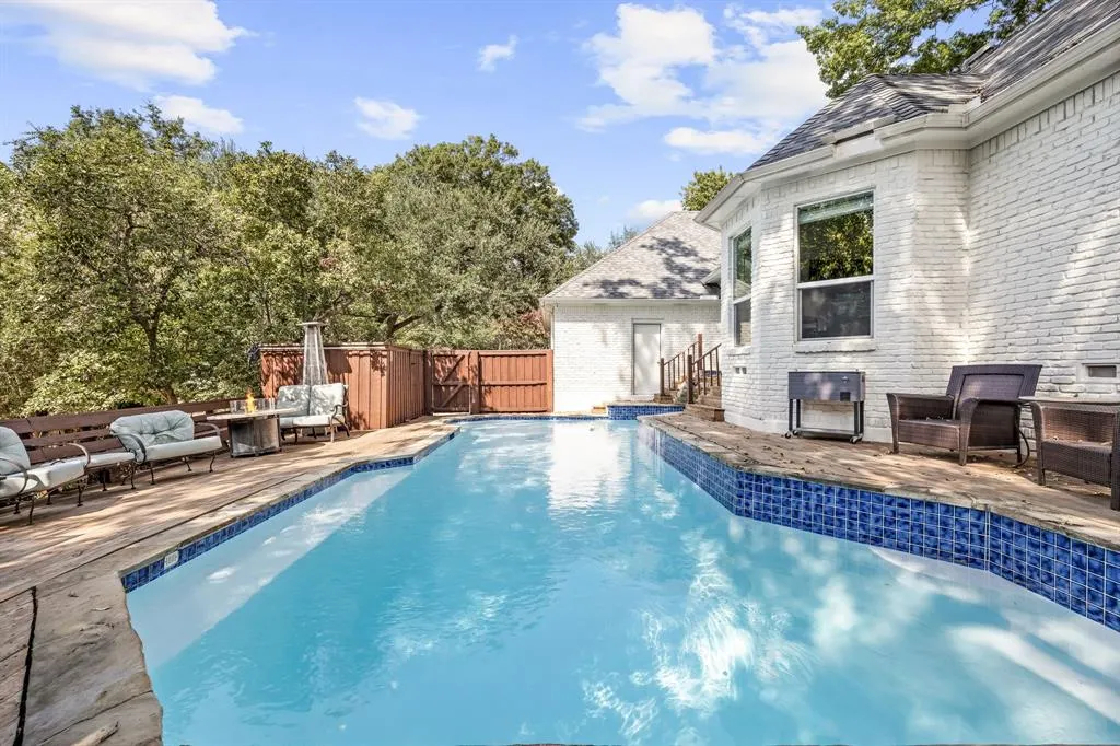 9016 Green Oaks Circle