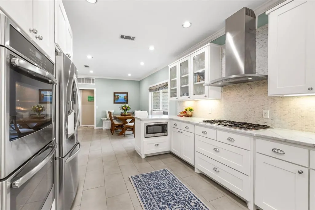 9016 Green Oaks Circle