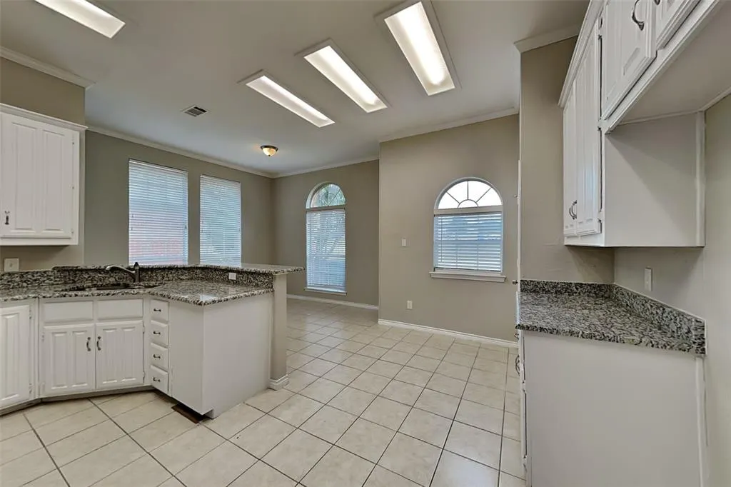 3312 Robin Road