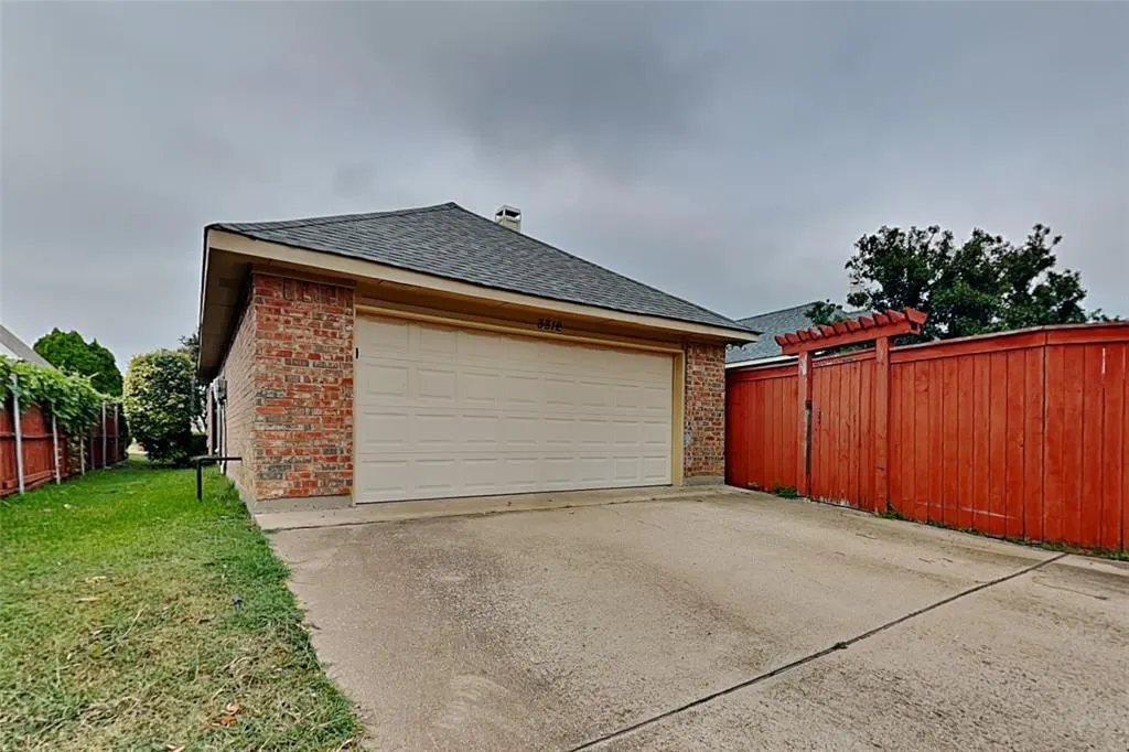 3312 Robin Road