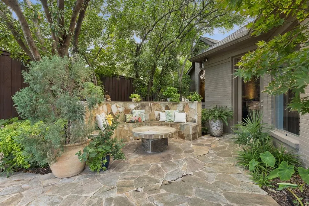 17704 Cedar Creek Canyon Drive