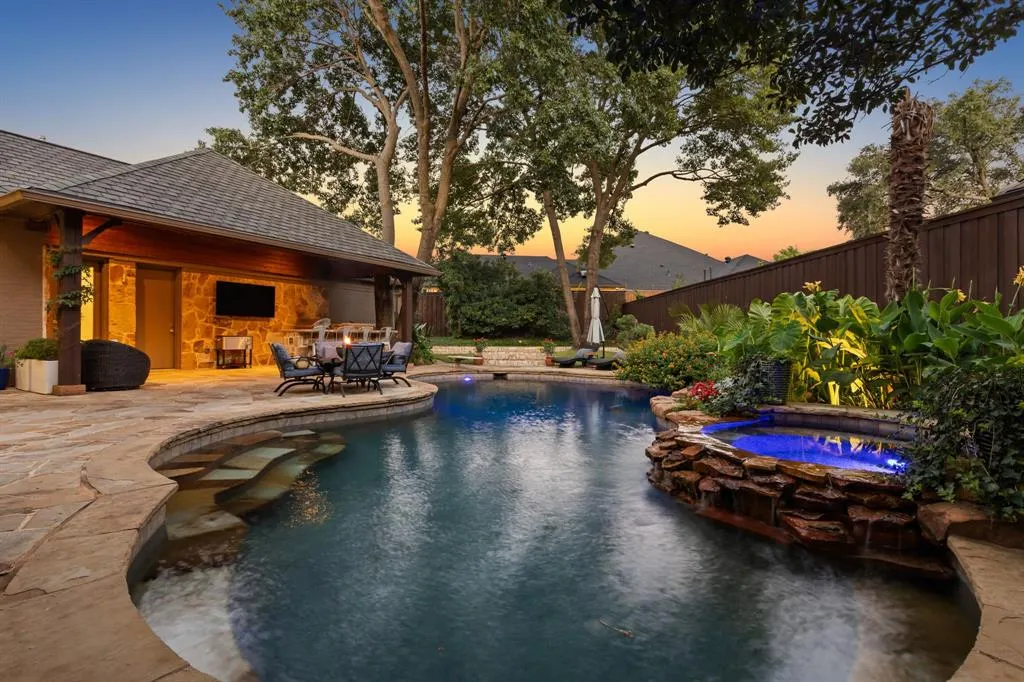 17704 Cedar Creek Canyon Drive