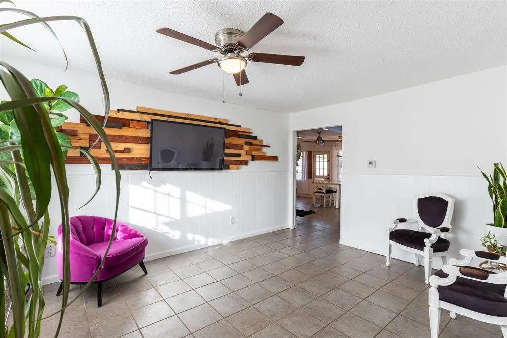 1306 N Floyd Road