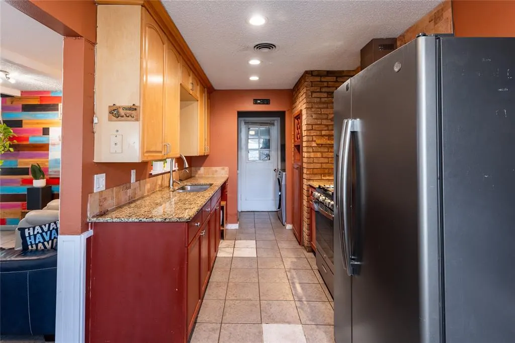 1306 N Floyd Road