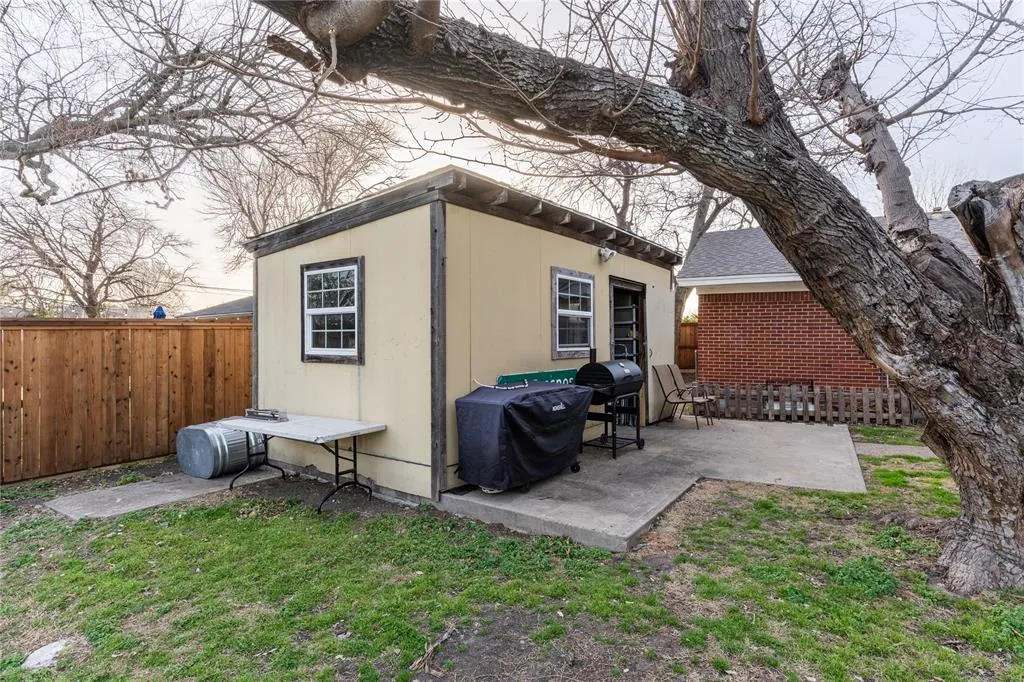 1306 N Floyd Road