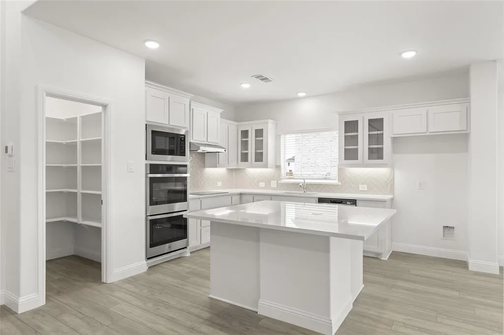 5621 Burford Lane