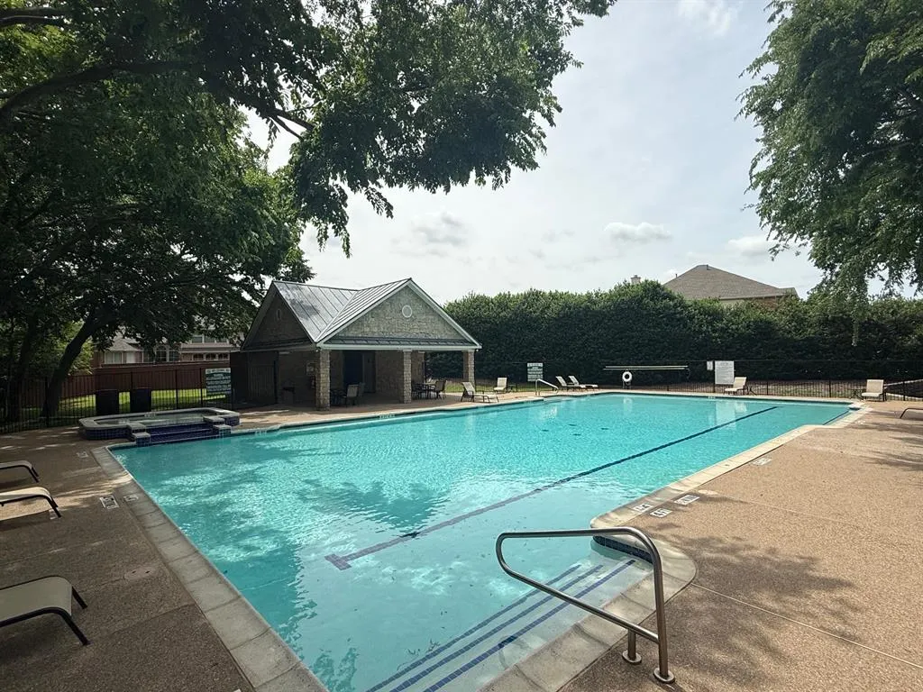 2440 Deer Horn Drive