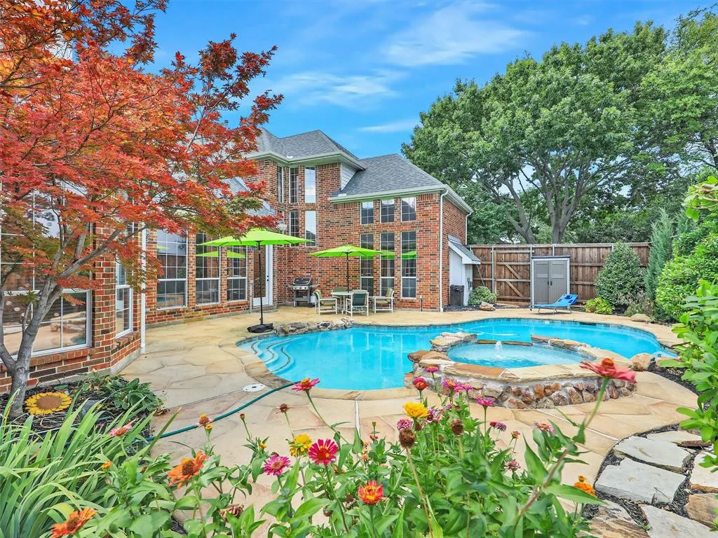 6303 Orchard Park Drive