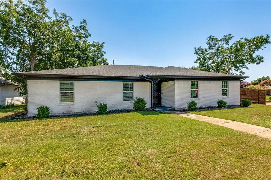 418 E Spring Valley Road