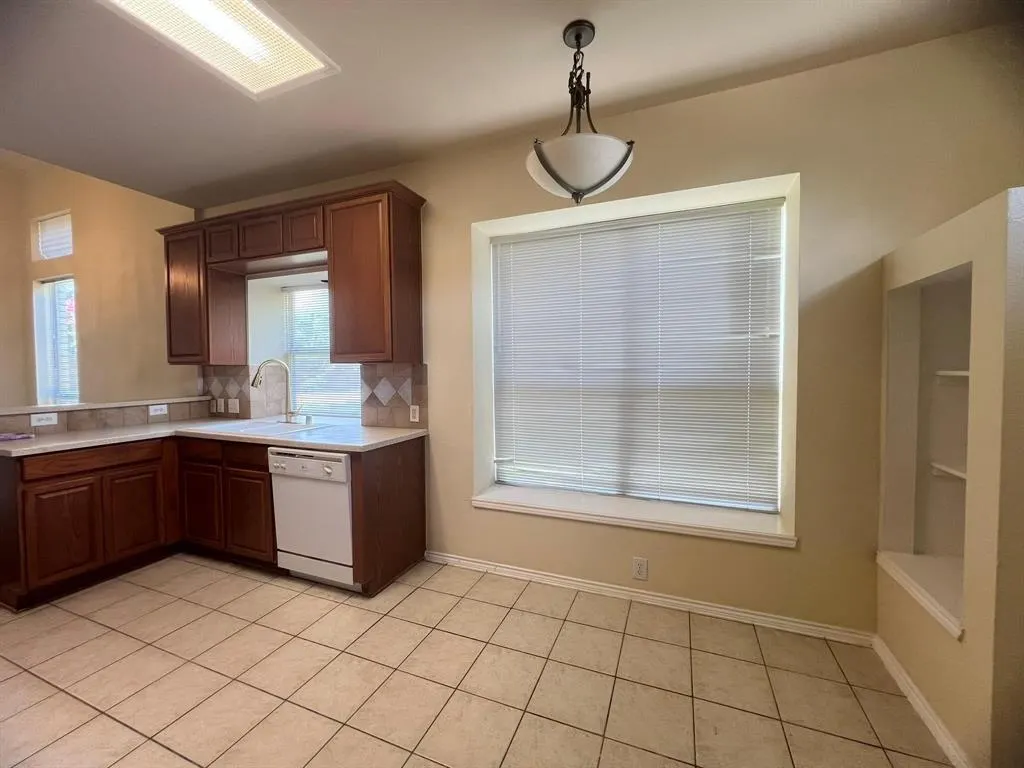 6847 Winston Drive