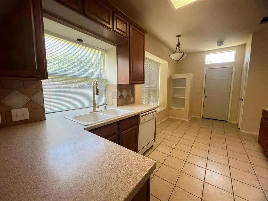 6847 Winston Drive
