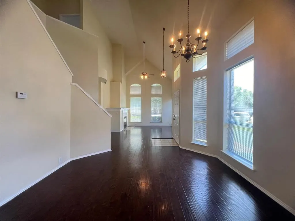 6847 Winston Drive