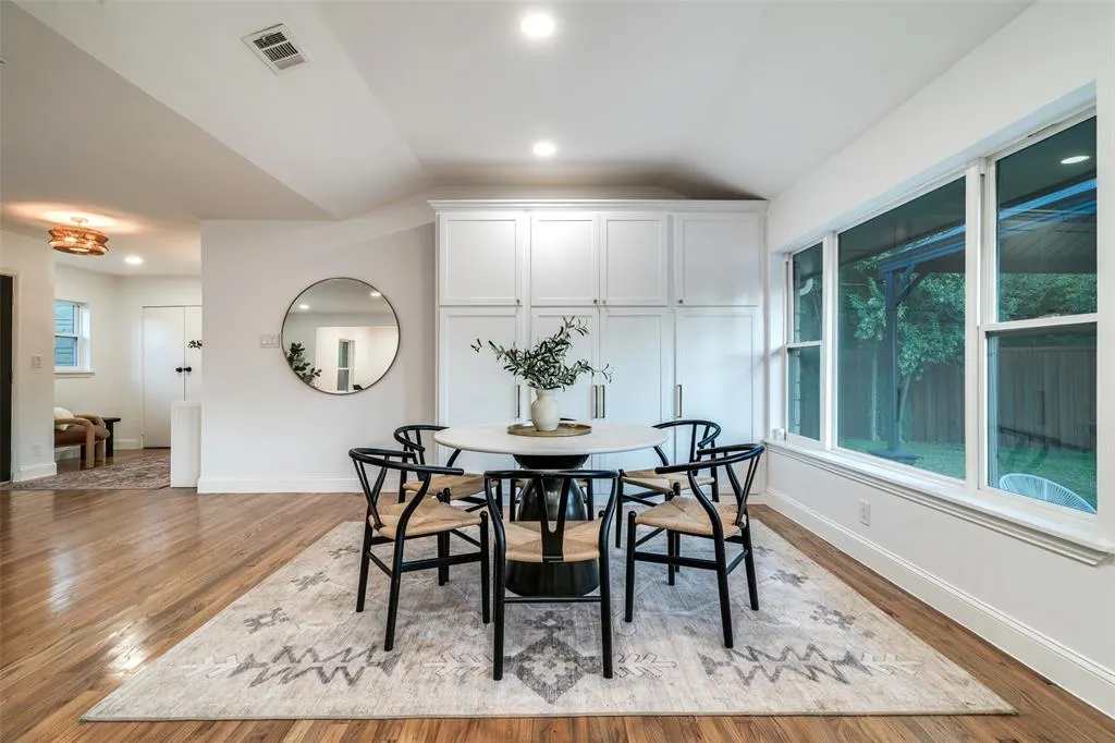 1319 El Patio Drive