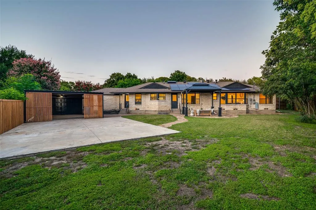 1319 El Patio Drive