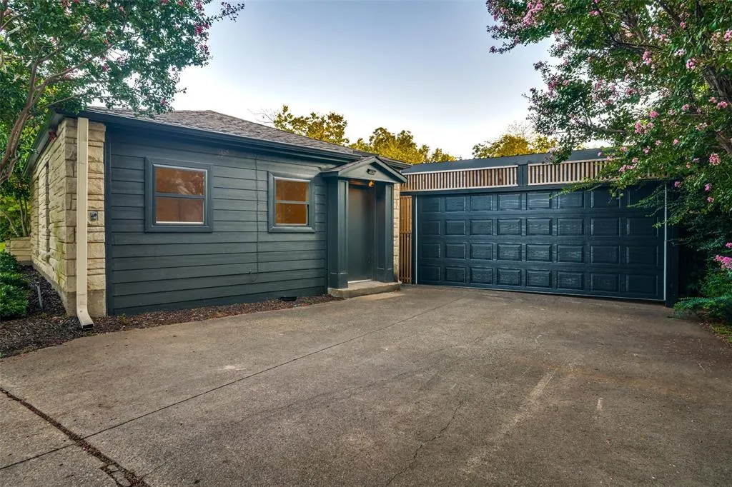 1319 El Patio Drive
