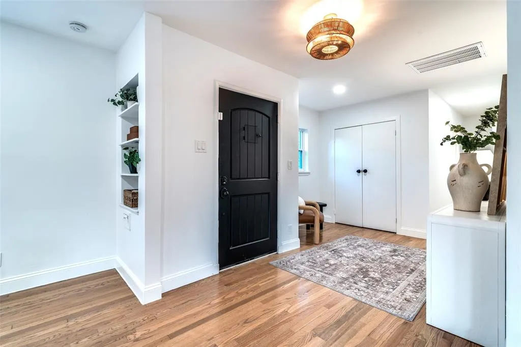 1319 El Patio Drive