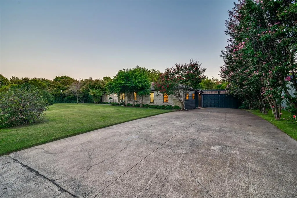 1319 El Patio Drive