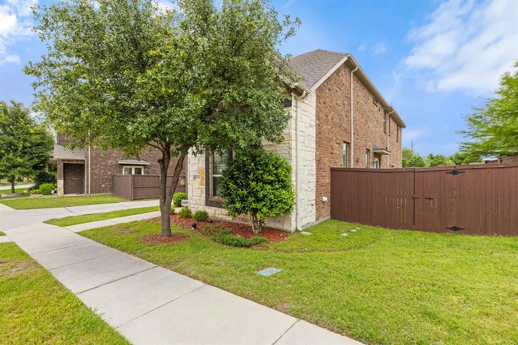 635 Ansley Way