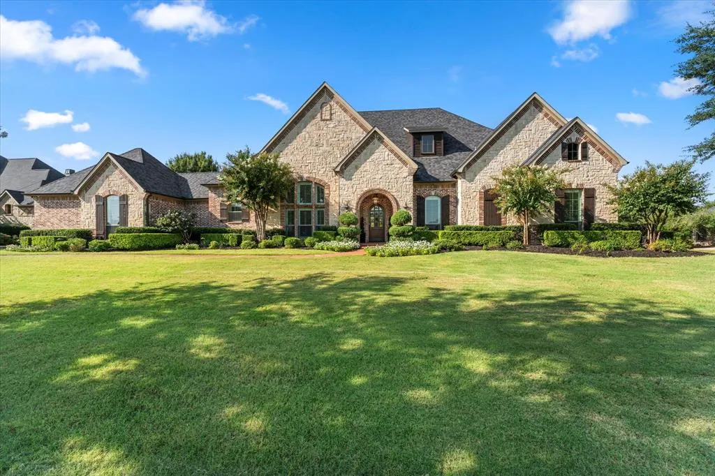 2901 Lakeview Drive