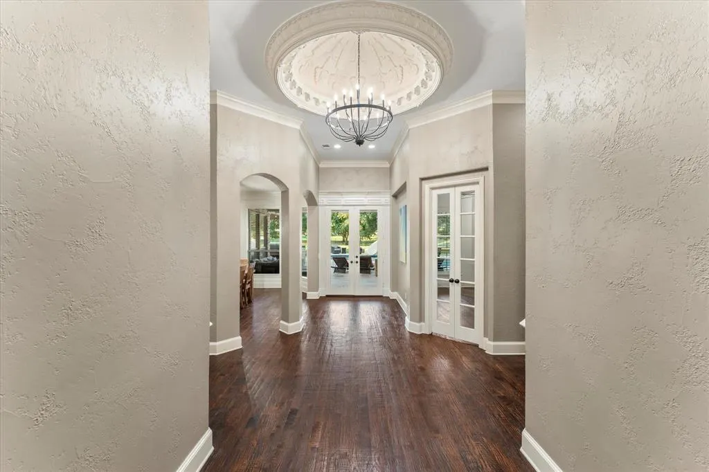 2901 Lakeview Drive