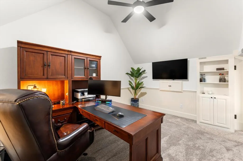 2901 Lakeview Drive