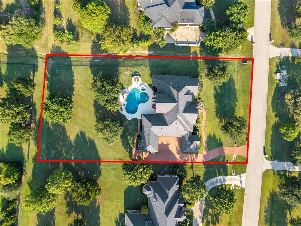 2901 Lakeview Drive