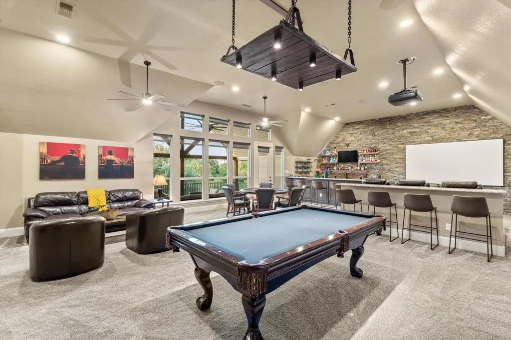 2901 Lakeview Drive