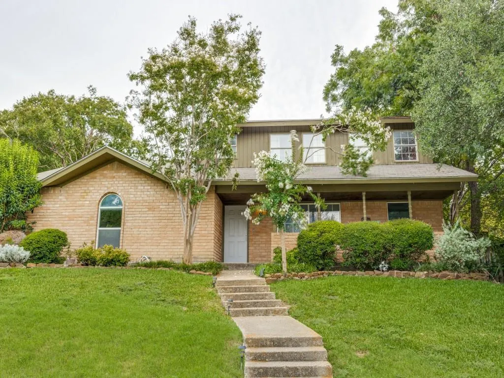 308 Lawndale Drive