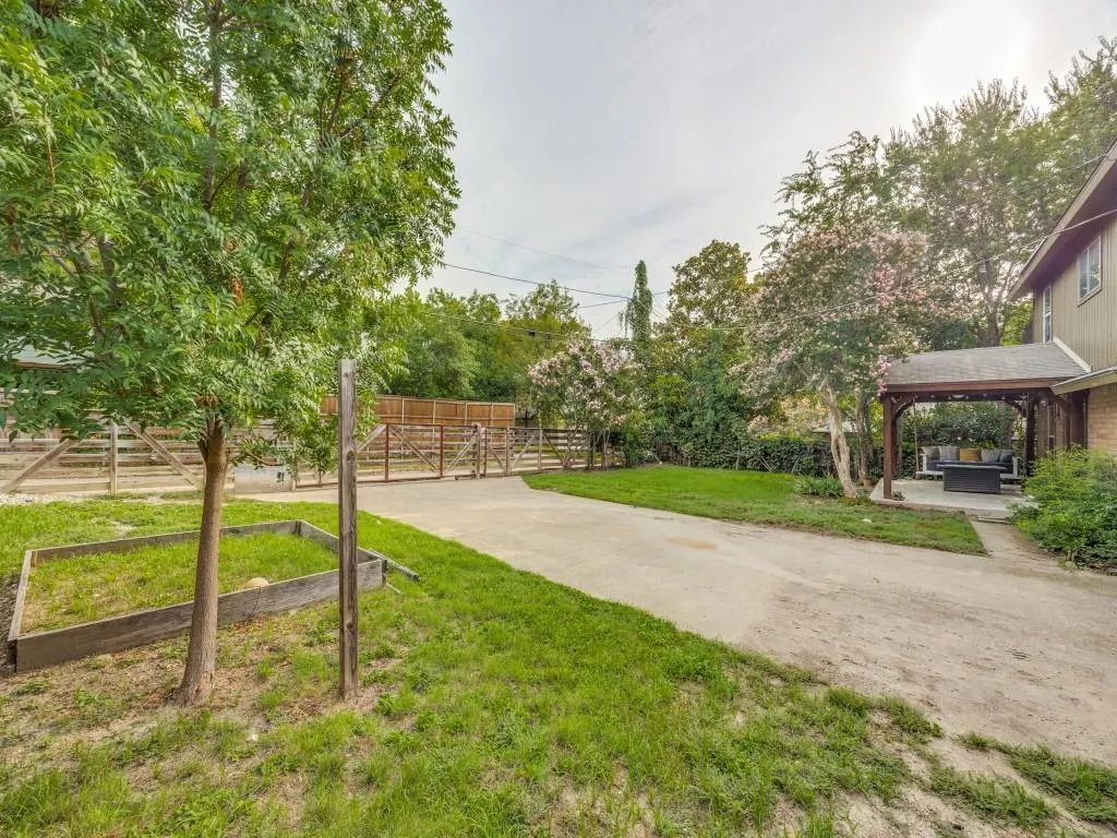 308 Lawndale Drive