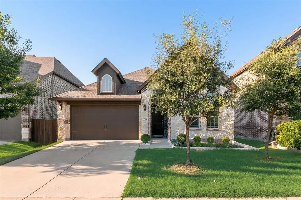 3319 Sequoia Lane