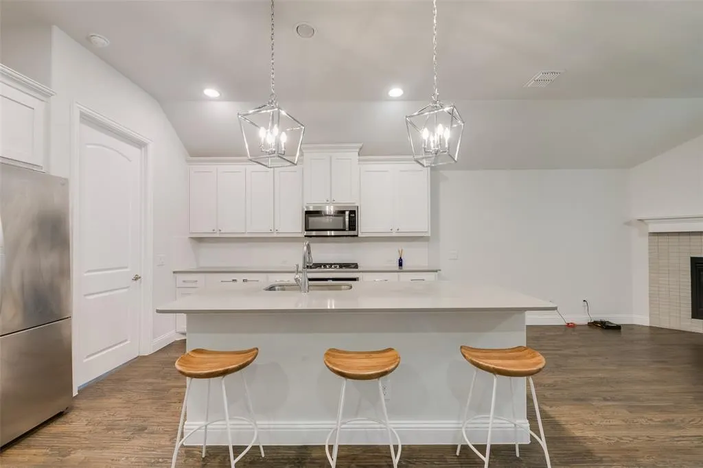 3319 Sequoia Lane