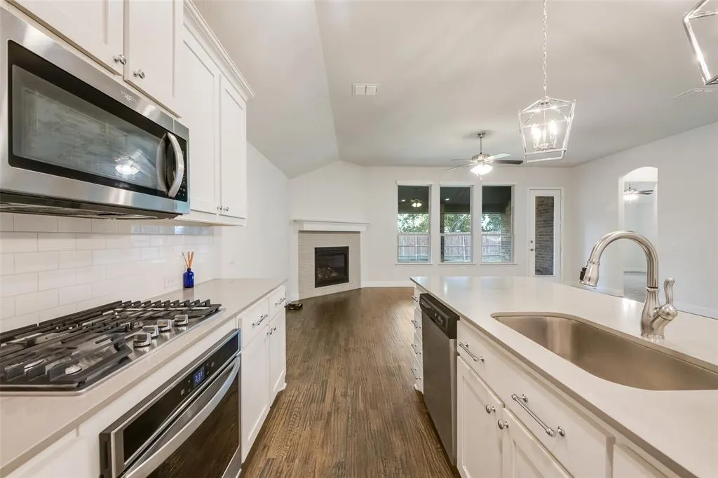 3319 Sequoia Lane